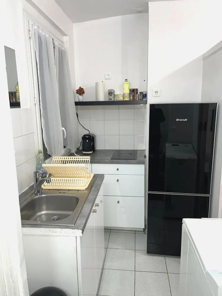 Charmant Appartement Avec Balcon Pres Sacre Coeur Paris